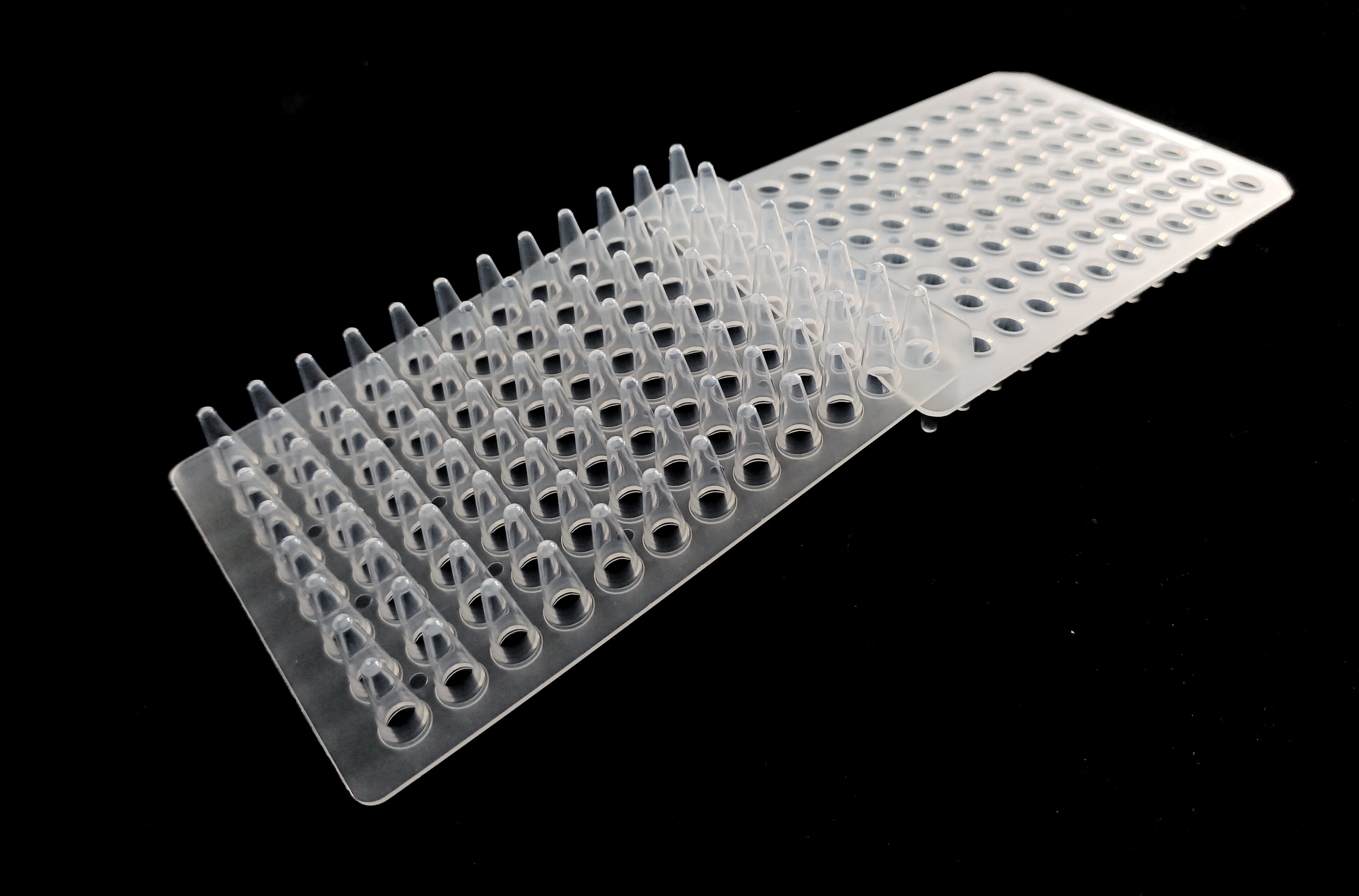 Placa PCR transparente de 96 pocillos sin marca 802014