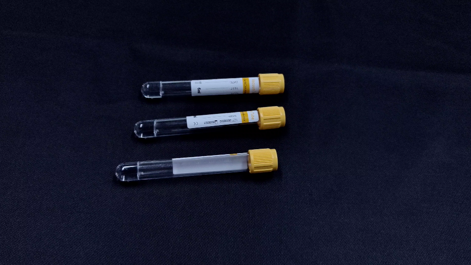 Tubo de vacío de sangre activador de coágulos de gel amarillo